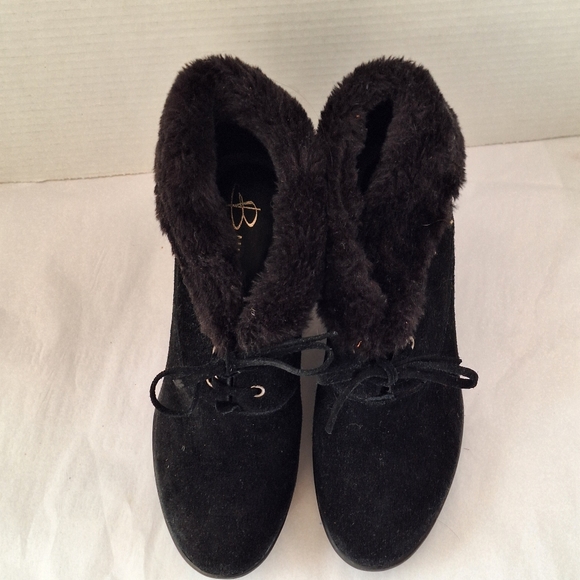 B Makowsky Nellie Black Suede Oxford Wedge Booties 7.5 - Picture 6 of 11